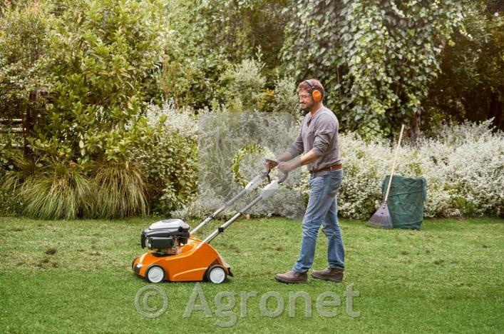 Prezračevalnik trave RL 540 s košaro za travo AFK050 STIHL