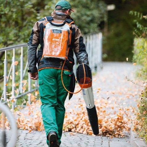 Akumulatorski pihalnik BGA 100 STIHL