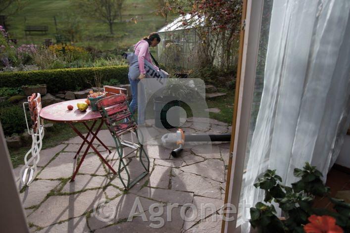 Električni sesalnik z drobilnikom SHE 71 STIHL