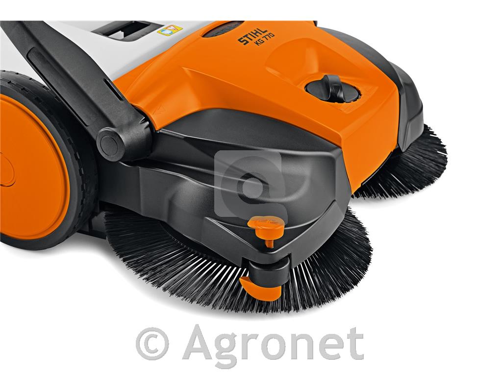 Ročni stroj za pometanje KG 770 STIHL